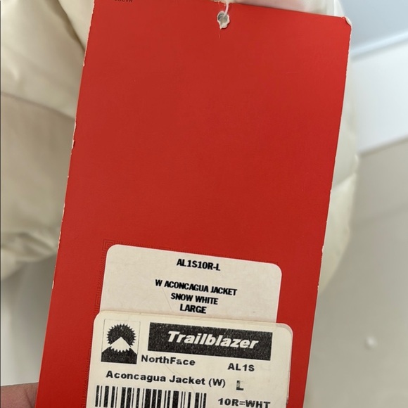 The North Face Aconcagua Jacket - Picture 2 of 6